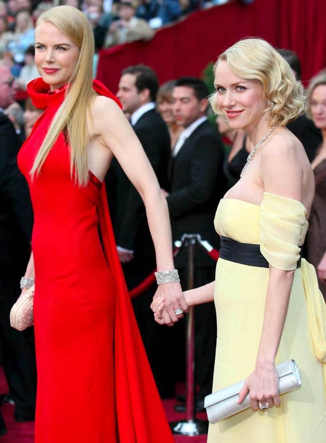 关于欧美著名艳星的信息，好莱坞两位顶流女星惊爆同性绯闻