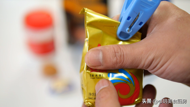 生面团如何做面包，发酵好的面团怎么做面包（全家人都爱吃吐司面包）