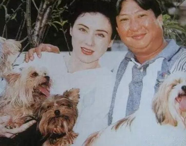 李晨妻子是谁，李晨的老婆叫什么名字（结婚30年无儿无女无怨言）