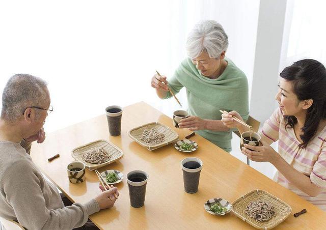 童年指的是几岁到几岁，童年期指的是几岁到几岁（2022年“老人年龄标准”公布）