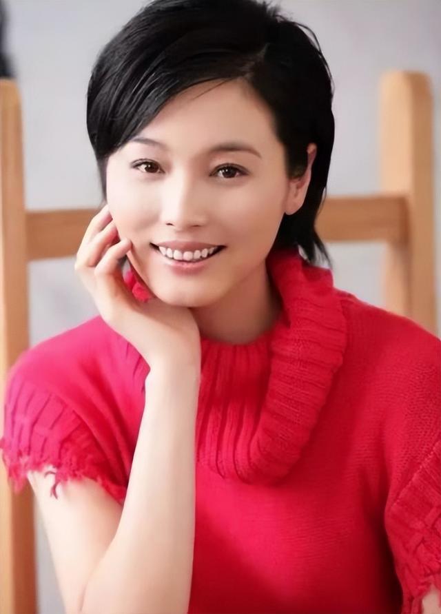 张延个人资料简介，父亲早逝最疼妈妈
