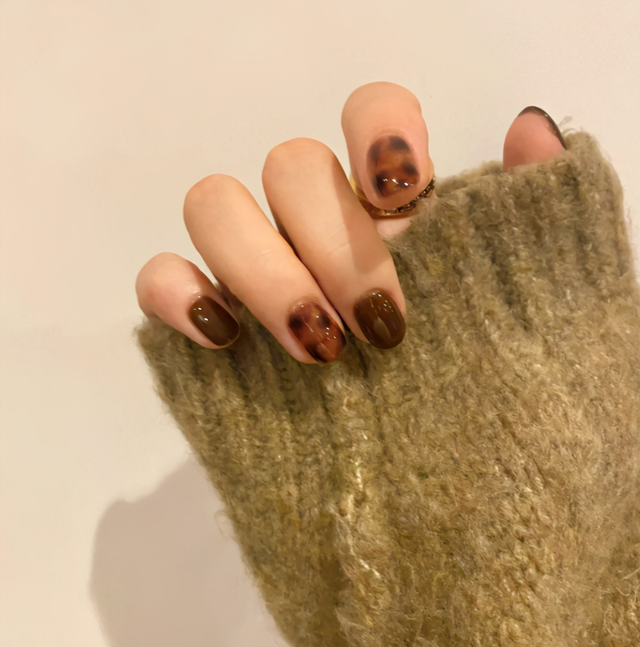 美甲，美甲美睫培训学校学费多少（开春画上这些“美甲”样式图片）