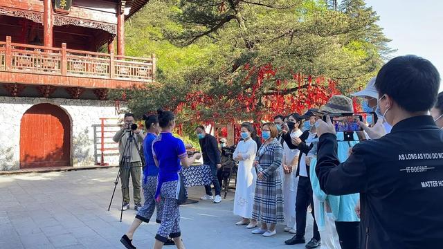 cctv13新闻频道直播，在电脑上怎么看CCTV-13新闻频道直播（羊狮慕景区直播预告，快来围观）