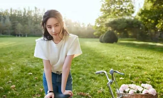 绿色和什么颜色搭配好看,绿色和什么颜色搭配好看画画("刘亦菲"颜值高