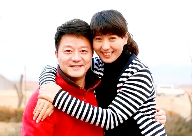 闫学晶个人简历及婚姻，她二婚生宝宝又做婆婆