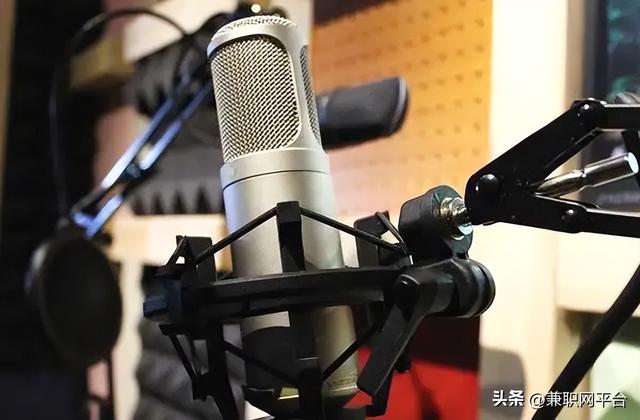 如何在网上兼职，怎么在网上找兼职（网上可做的兼职副业）