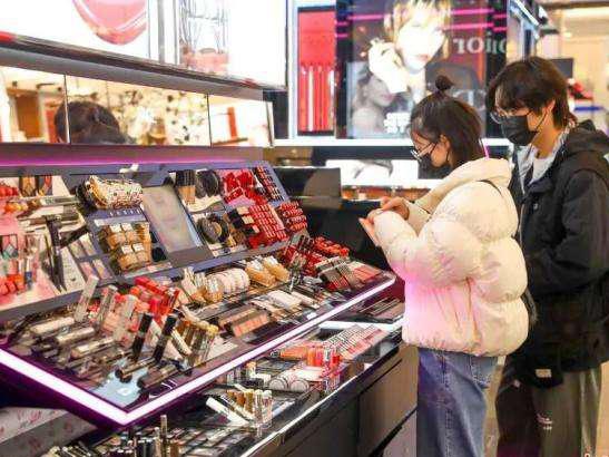 里季化妆品品牌创始人，pi币交易所（花西子如何走出破圈之路）