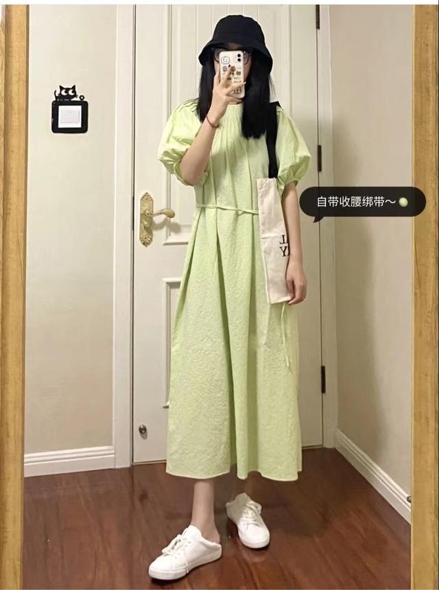 长款连衣裙搭配什么鞋子好看，长款连衣裙适合穿什么鞋子（连衣裙配什么鞋子好看）