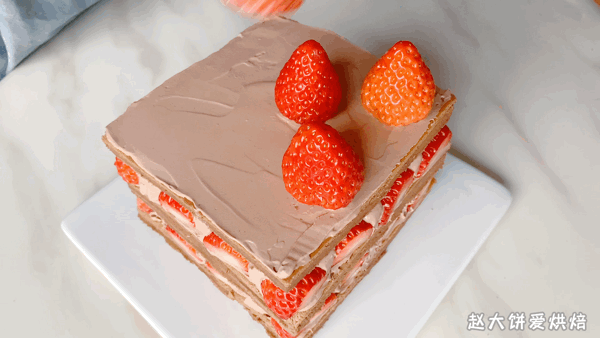 怎样做生日蛋糕，怎样做生日蛋糕的奶油（不用花钱订蛋糕）