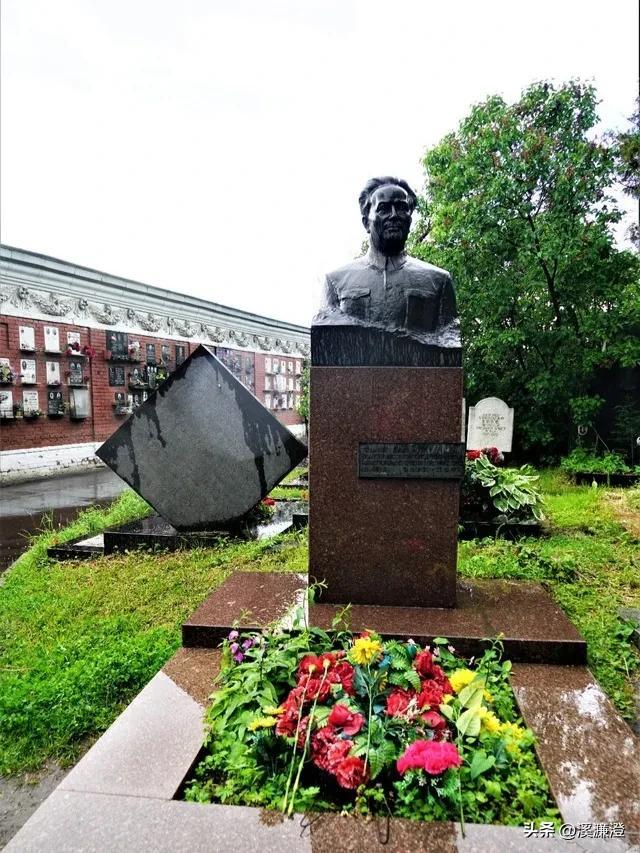 变色龙的作者，变色龙的作者是什么（戈尔巴乔夫将入葬的莫斯科新圣女公墓）