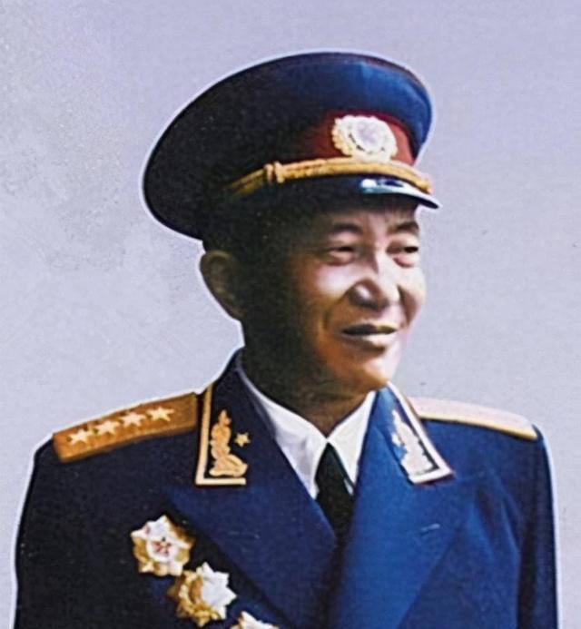 司令员是什么级别，要塞司令员是什么级别（司令员和政委，哪一个实权更大）