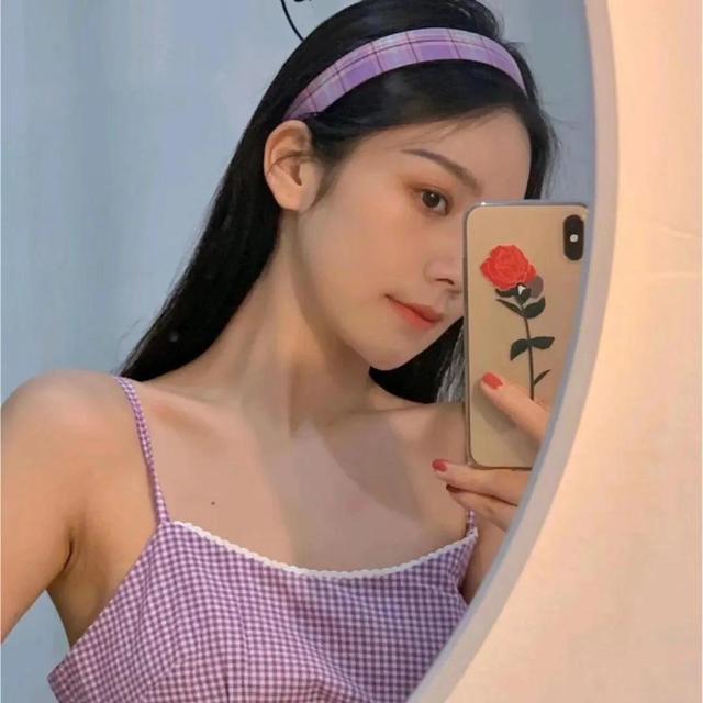 适合微信状态用的背景图超惊艳 比如此时此刻 无意义的想念，适合微信状态背景图片（女头‖该怎么开头呢是天好冷还是我好想你）