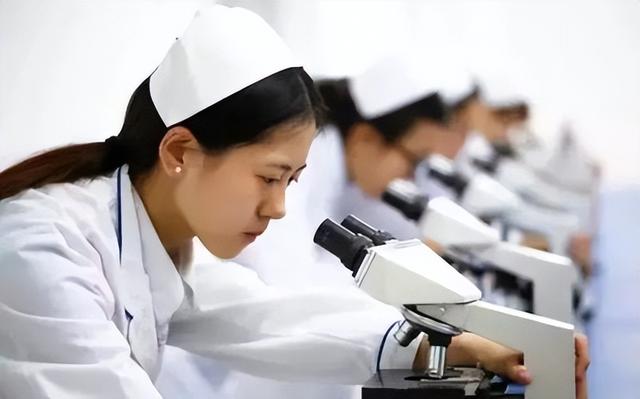 初中毕业上的技校，初中毕业上什么技校（初中毕业读什么技校好）