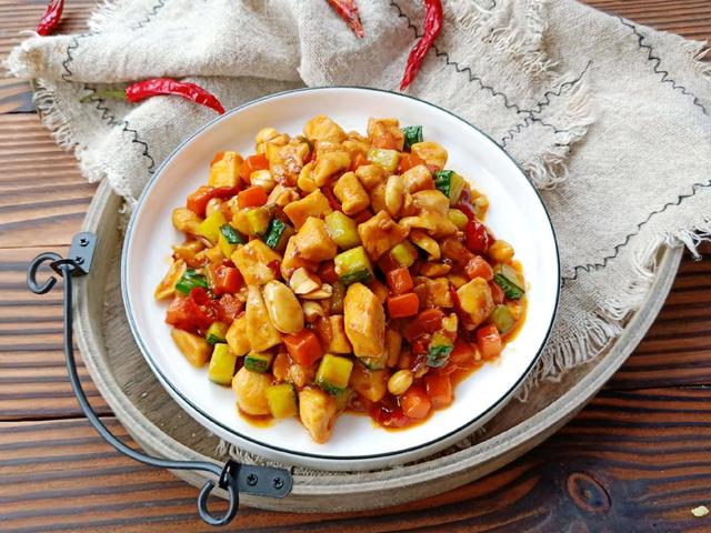 宫保鸡丁的制作方法，宫保鸡丁的制作方法视频