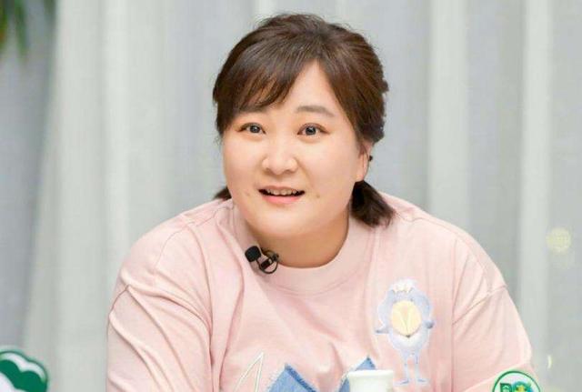 贾玲个人资料简介，贾玲个人资料（张小斐发文透露其感情状态）