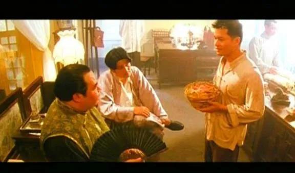 郑则士演的黄金荣是什么电视剧，郑则仕主演的黄金荣是哪个电影（流氓大亨，吕良伟扮演得怎么样）