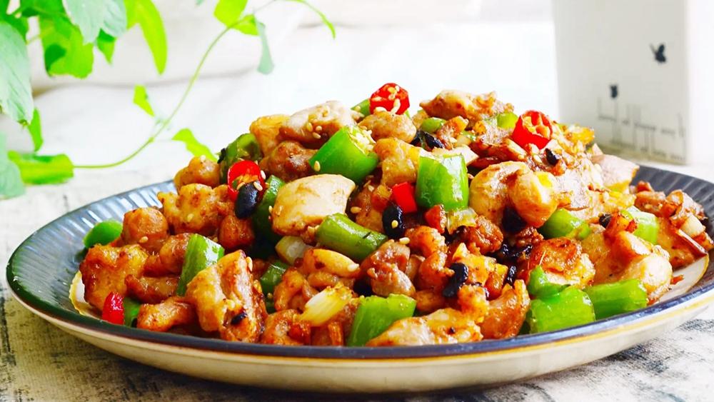 家常小炒鸡窍门(外香里嫩风味独特,下酒下饭麻辣爽口) - 龙腾网