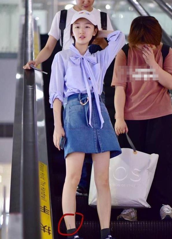 “取向成谜”周冬雨：曾当众内涵马思纯，后与王菲女儿关系引非议