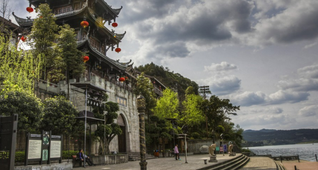 四川旅游景点推荐，四川旅游景点推荐表（四川最美二十个景区推荐）