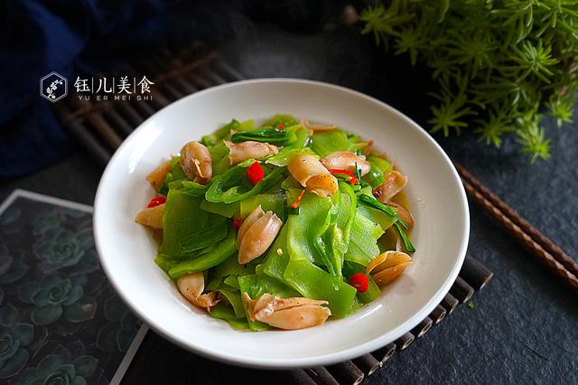 蒜苗炒鱿鱼，炒鱿鱼怎么炒（给家人多吃这6种蔬菜）