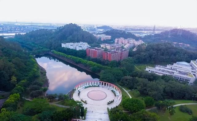 珠江职业技术学院，广州珠江职业技术学院2022年在专科院校中的排名（盘点19所建在大山里的大学）