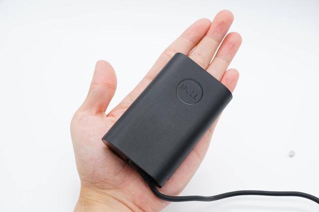 typec充电器，快充type-c数据线是什么样的（一体式Type-C接口）