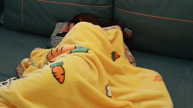 女友经前综合征应该怎么办，女朋友经前综合症怎么办（或许能给你们帮助）