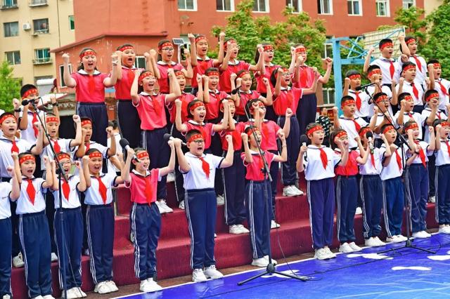 同学会游戏节目最火，同学聚会节目表演大全（明山区东胜小学——寓教于乐）