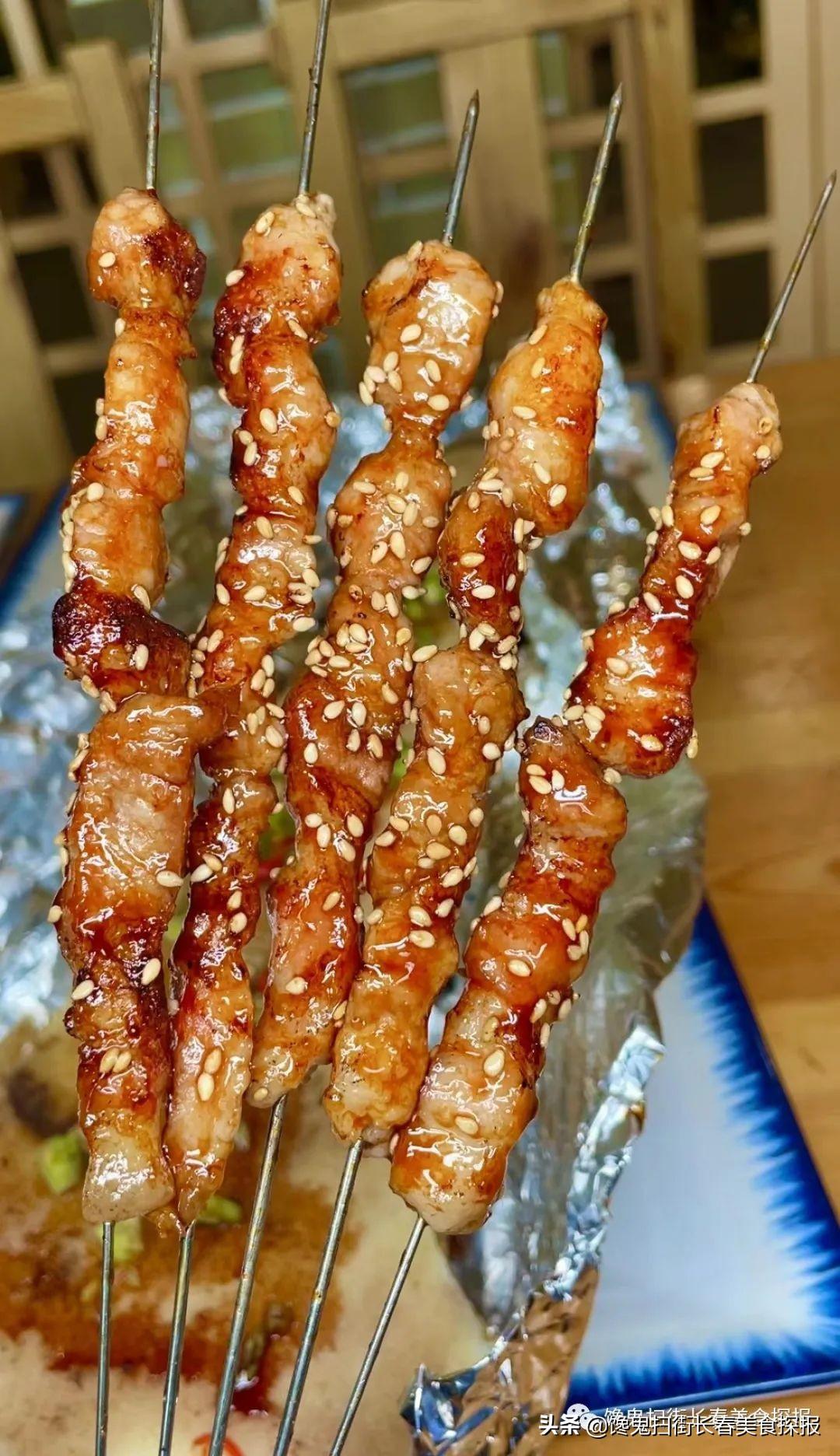 甜麻五花肉来自通化的20年烧烤师傅/串串都给人惊喜甜麻五花肉/小肥牛