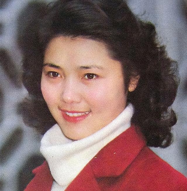 歌手姜黎黎简历，姜黎黎：嫁小3岁汪宝生