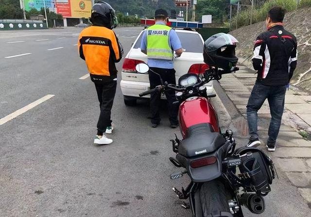 摩托车上高速需要什么条件，广东省摩托车上高速需要什么条件（包括排量、证件和护具）