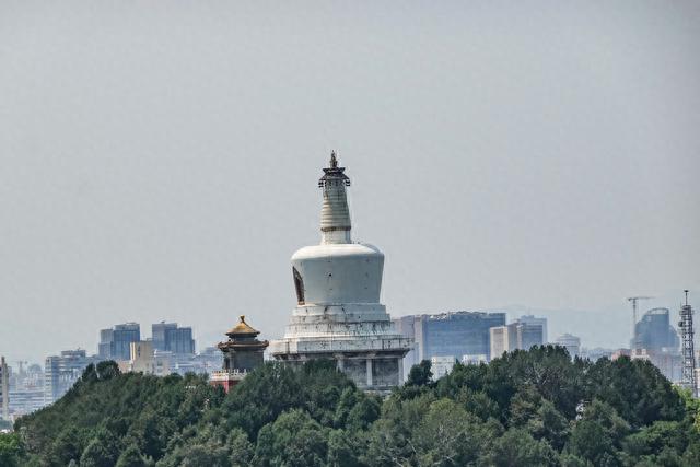 千年历史的北海公园，让你置身皇家园林中，推荐必游！
