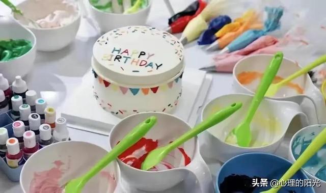 8英寸蛋糕有多大，8英寸多大（生日蛋糕的秘密）