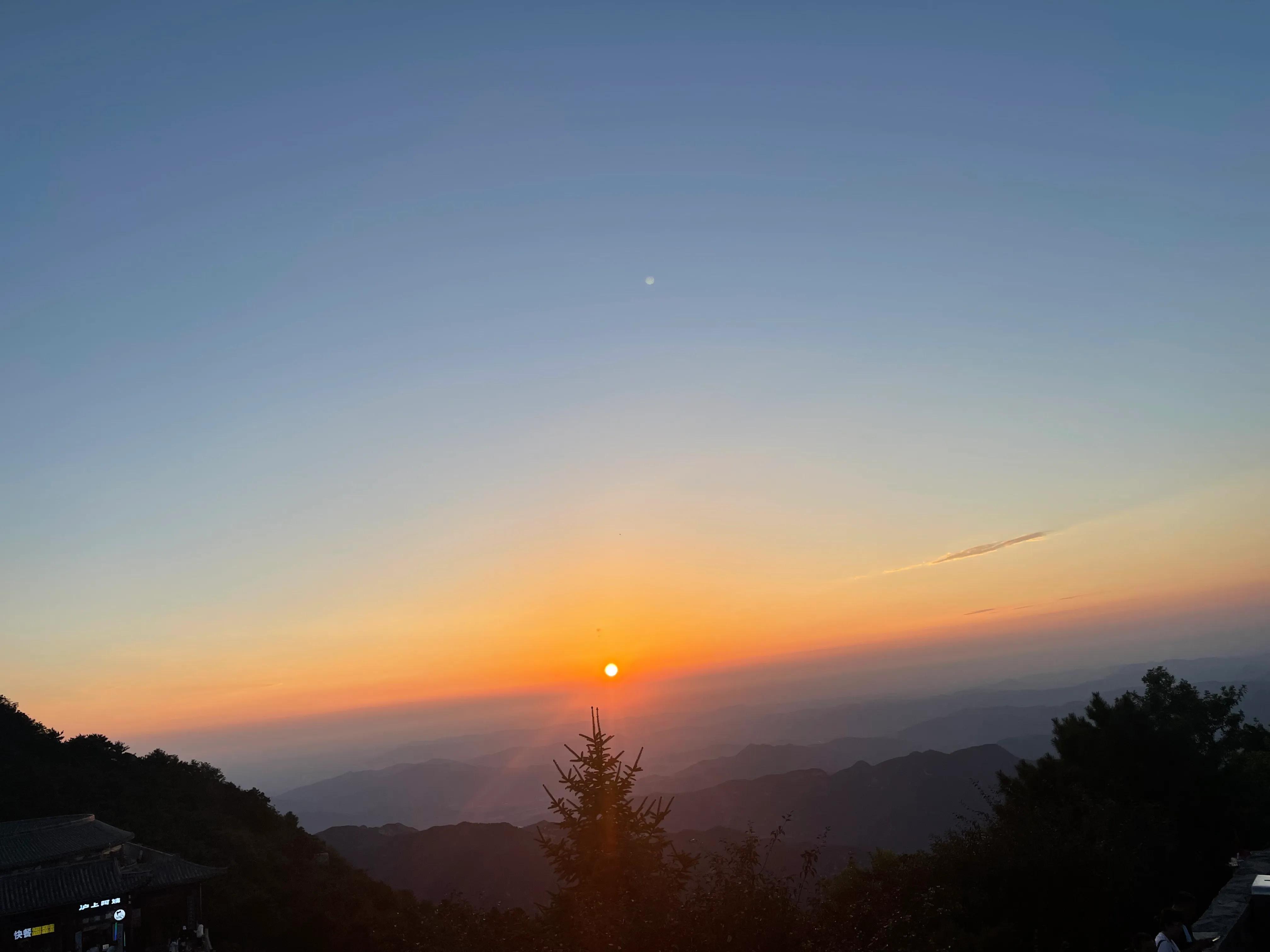 第一次登泰山的忌讳是什么（去泰山的更佳时间和讲究）