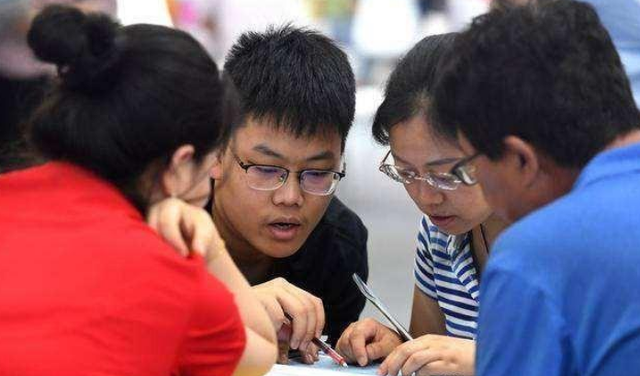 2022年世界大学排名完整名单，2022全球国际化大学榜单发布（2022世界一流大学排名再次更新）