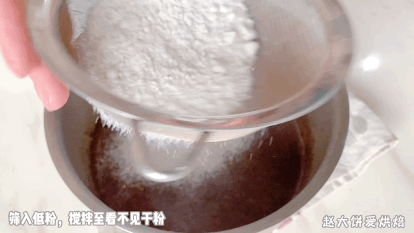 怎样做生日蛋糕，怎样做生日蛋糕的奶油（不用花钱订蛋糕）