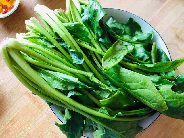 羊肉和什么菜搭配最好，羊肉和什么蔬菜搭配比较营养（教你菠菜羊肉的秘制做法）