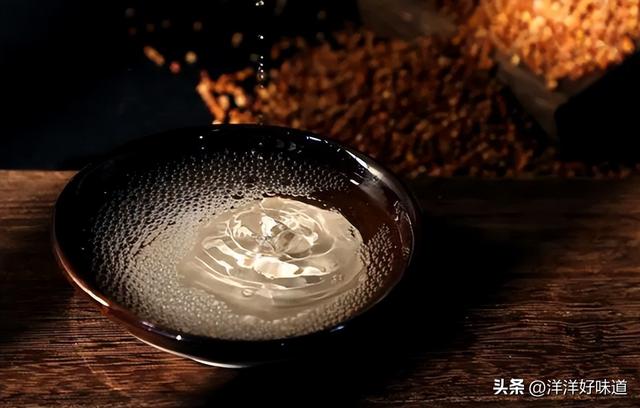 浓香型白酒适合长期储存吗，十年五粮液52度价格回收价格（放了10年的酒还能喝吗）