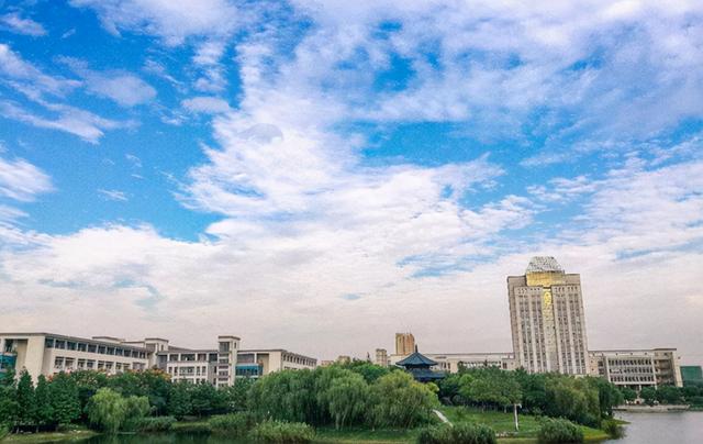 江南大学是211吗 是在哪个城市，江南大学是211吗（江苏这所211惨遭“滑铁卢”）