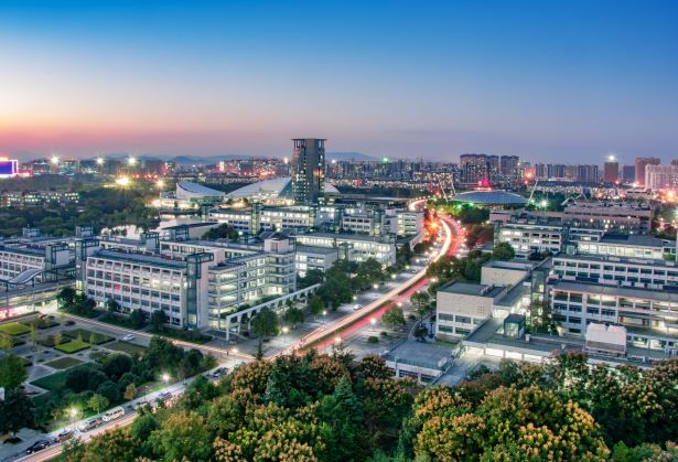 985 211学校排名全国排名（2022年中国大学排名50强）