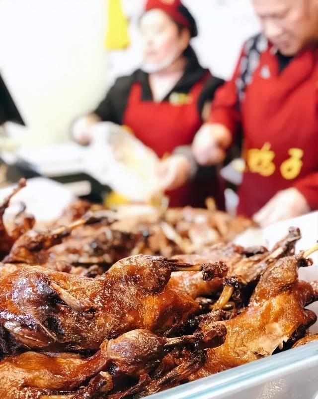 附近美食餐厅推荐表，顺德附近美食餐厅推荐（乐山超好吃的40家美食小站）