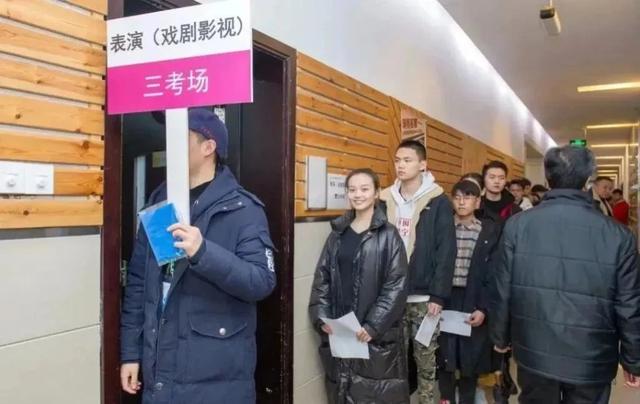 怎样可以当明星，普通人想当明星的基本条件是什么（小腕来也丨入行须知——如何进演艺圈）