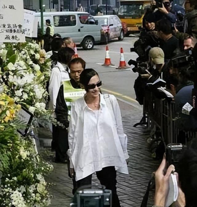 “香港的女儿”梅艳芳：葬礼上怪事连连，刘德华为何大发雷霆？