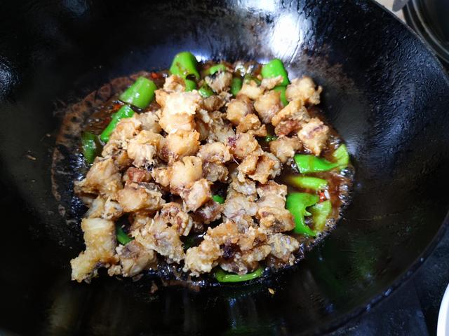 无头鱼是什么鱼，市场卖的无头鱼是什么鱼（市场上卖的的鳕鱼为何都没有头）