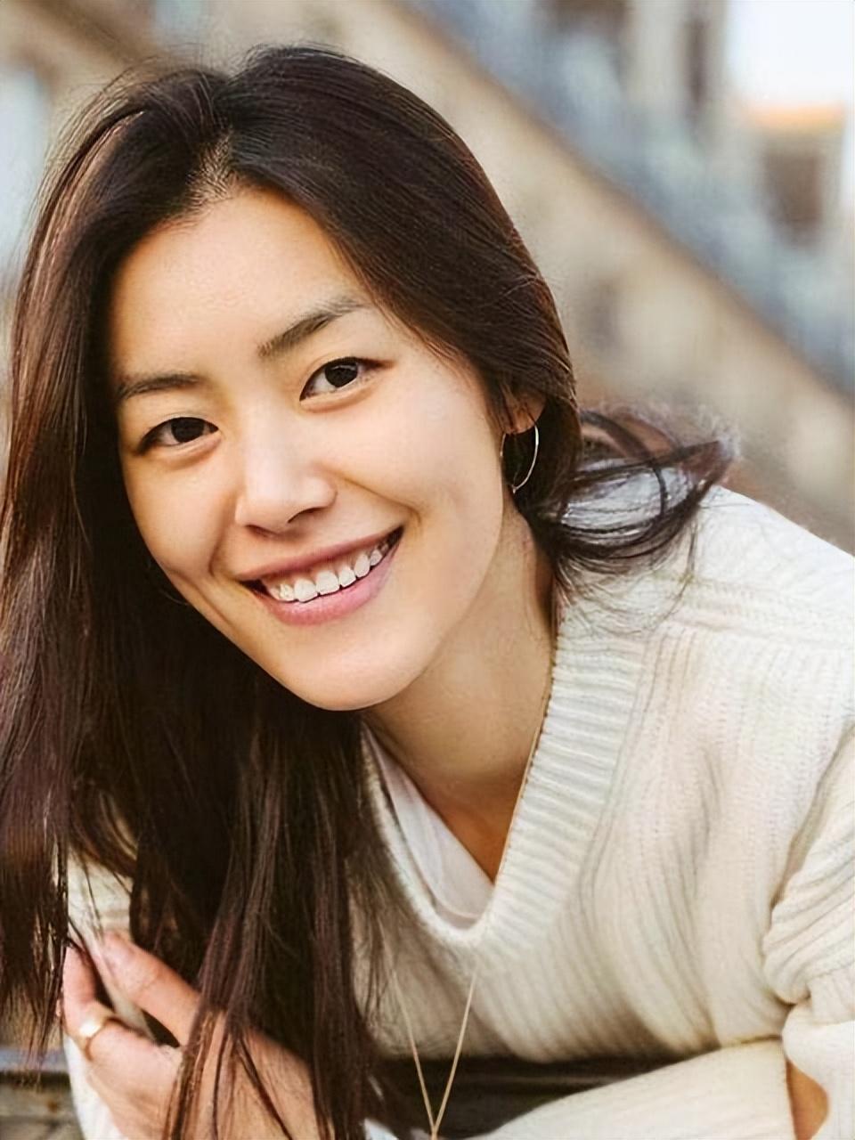 女人的脸型一般分5种:鹅蛋脸是完美脸,圆脸是少女脸,你是哪种