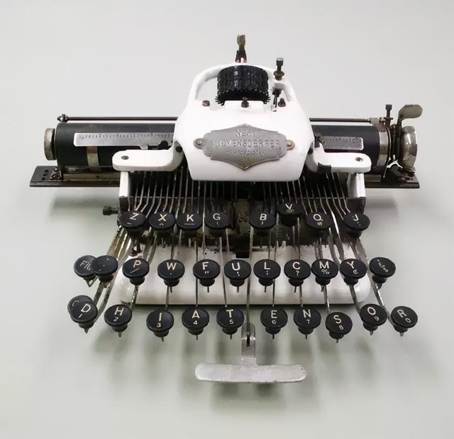 英雄联盟新手键盘按键解释，新手英雄联盟基本常识键盘应该怎么设置（键盘上最多余的按键）