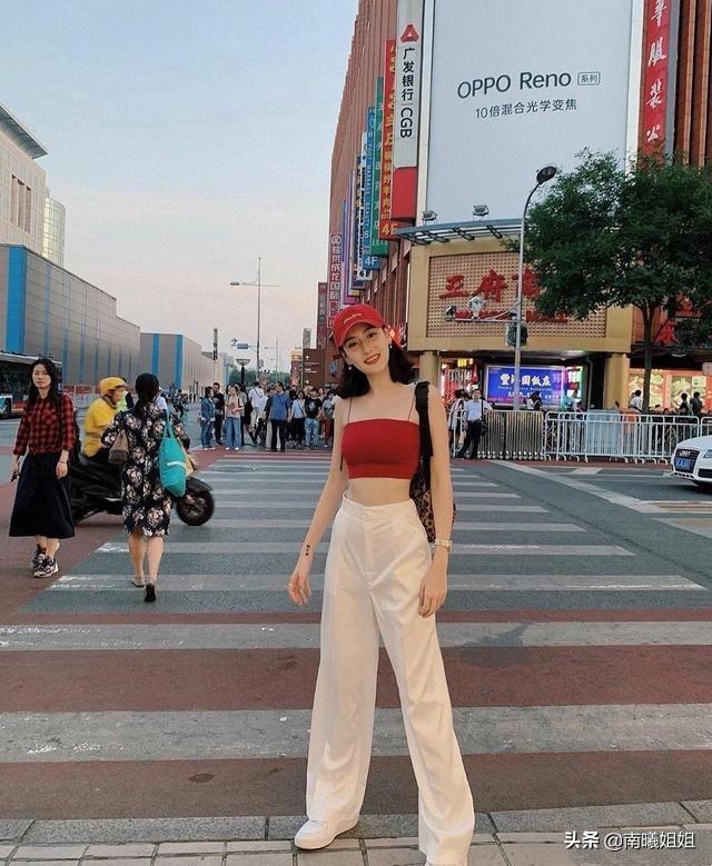 气场强大的女人的表现，气场强大的女人特征（若你身上有这3个“特征”）