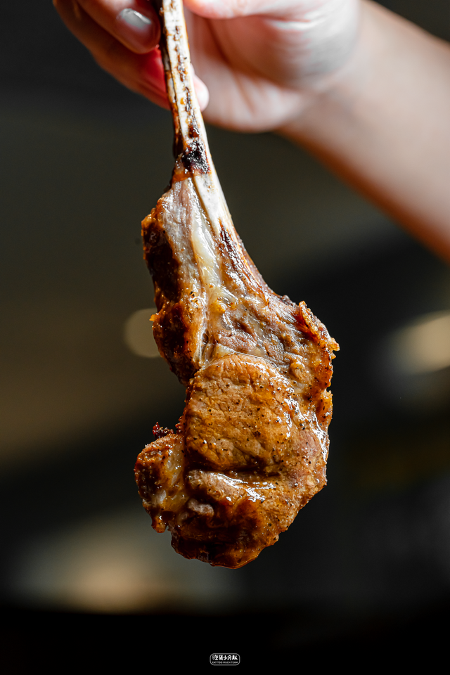 左刀右叉还是左叉右刀，左刀右叉还是左叉右刀（别再问萨莉亚，有没有倒闭了）