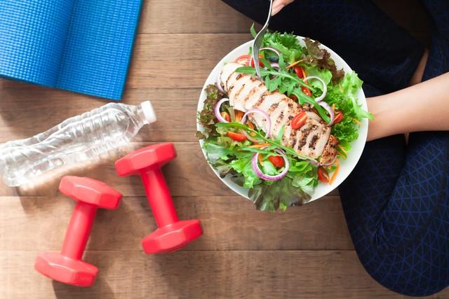 减脂餐食谱一周七天一日三餐女生，女性减脂饮食计划一周表（梨形身材女性的最新减脂餐规划）
