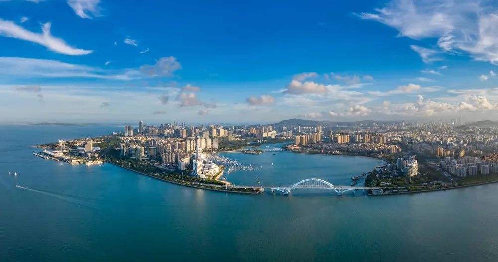 厦门旅游职业中专学校（除了著名的厦门大学）